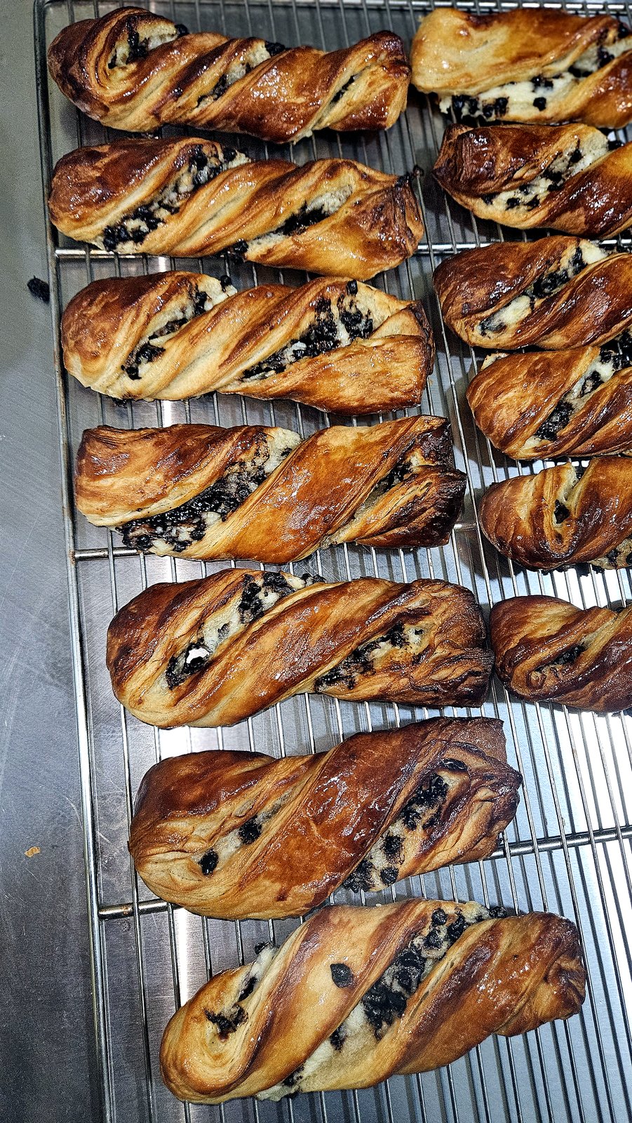 Viennoiseries et pâtisseries maison — AZON DODE