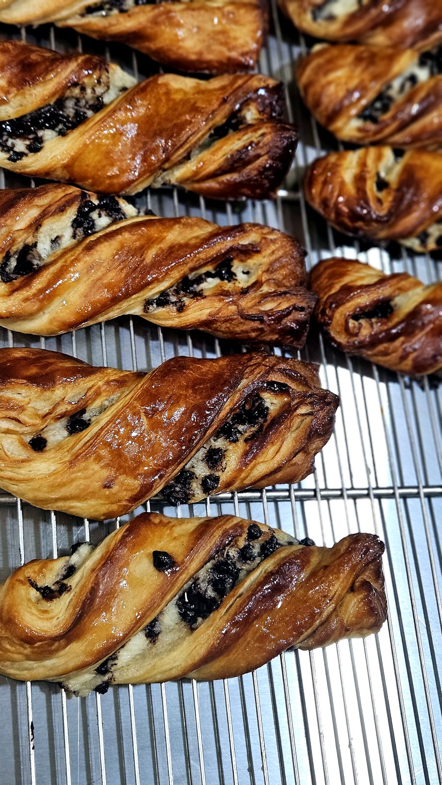 Viennoiseries et pâtisseries maison — AZON DODE