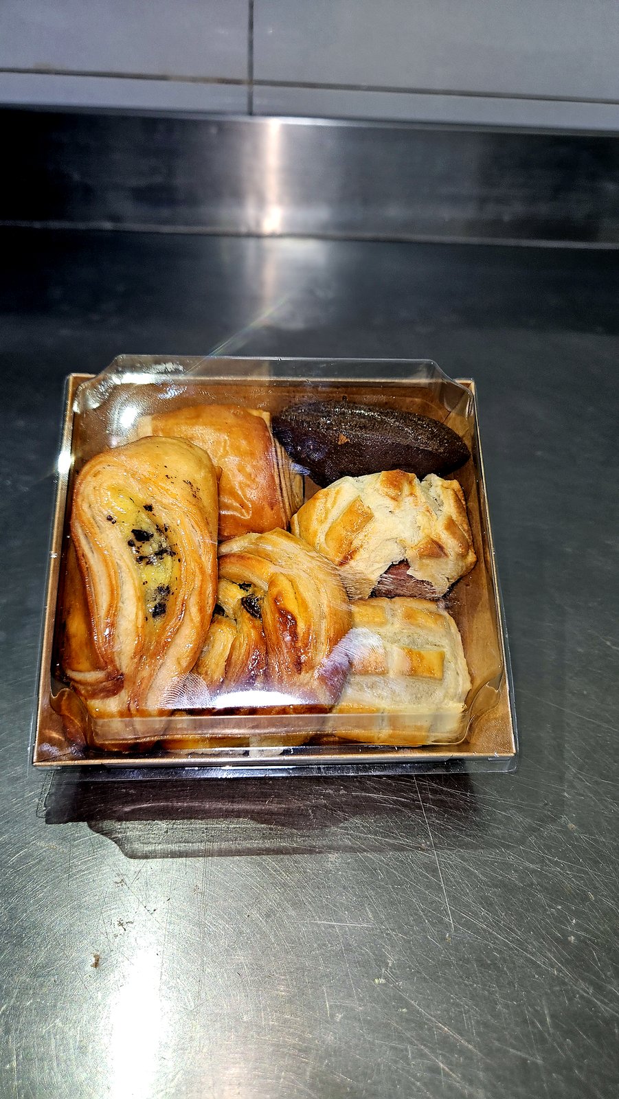 Viennoiseries et pâtisseries maison — AZON DODE