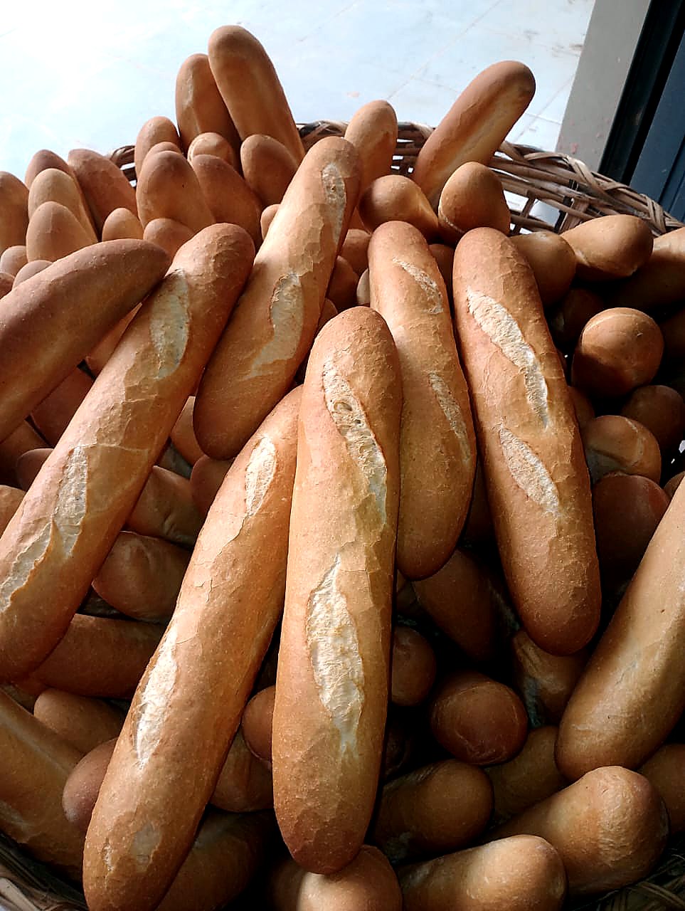 Boulangerie-Pâtisserie — AZON DODE