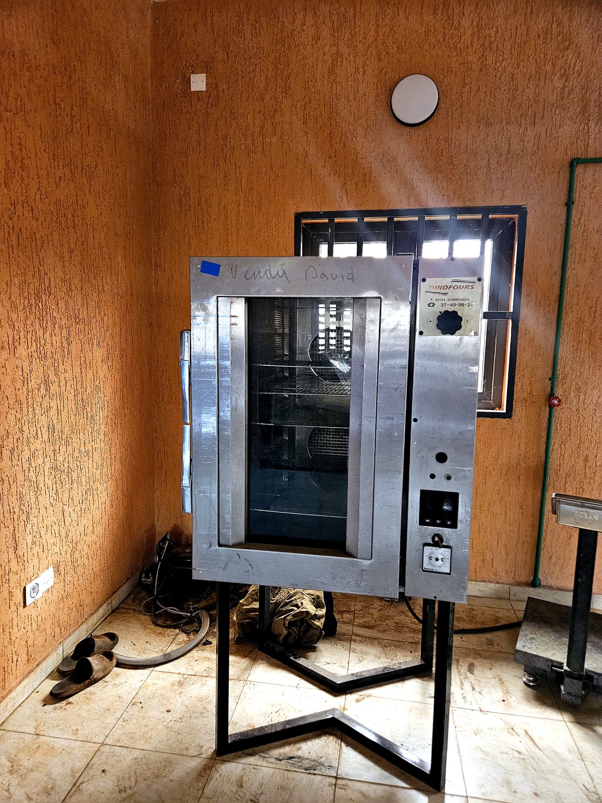 Four professionnel de boulangerie — AZON DODE