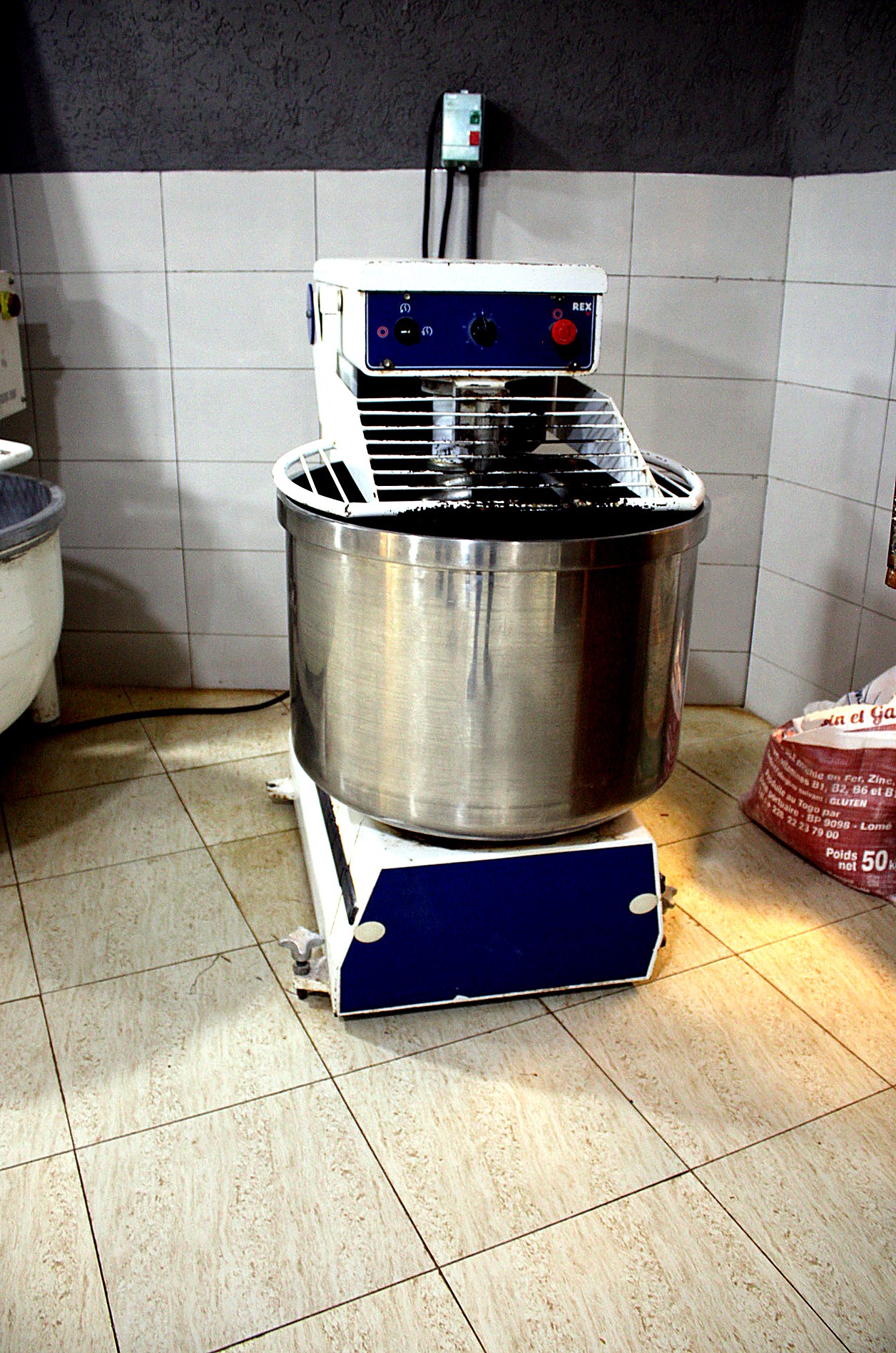 Pétrin spiral professionnel — AZON DODE