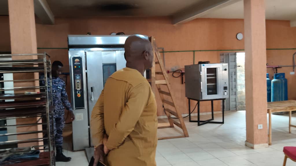 Visite du préfet de l'Avé, M. Awu Kossi — AZON DODE