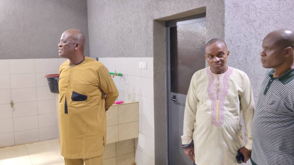 Visite du préfet de l'Avé, M. Awu Kossi — AZON DODE
