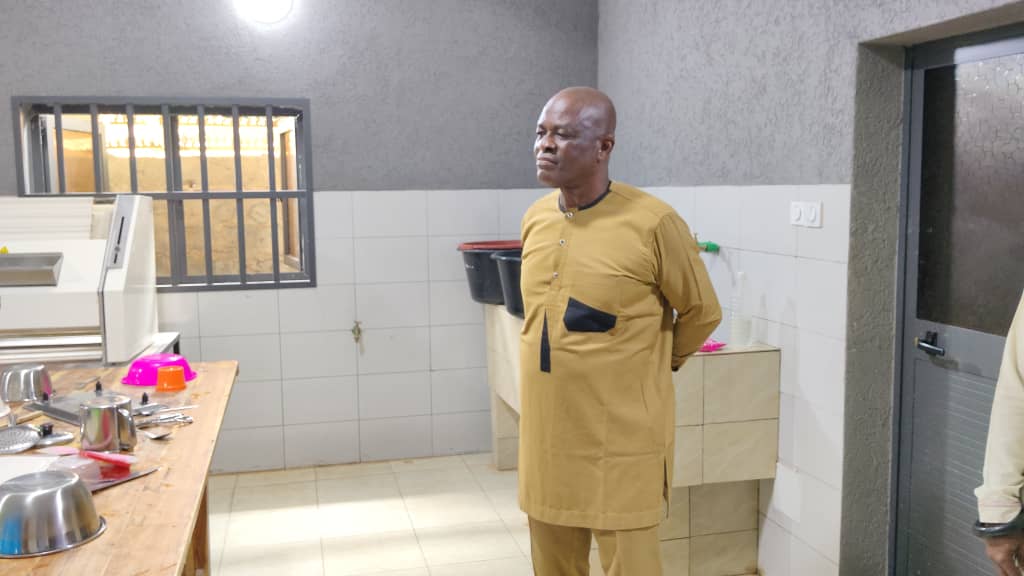 Visite du préfet de l'Avé, M. Awu Kossi — AZON DODE