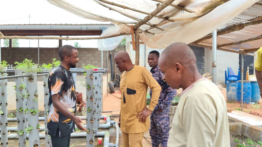 Visite du préfet de l'Avé, M. Awu Kossi — AZON DODE