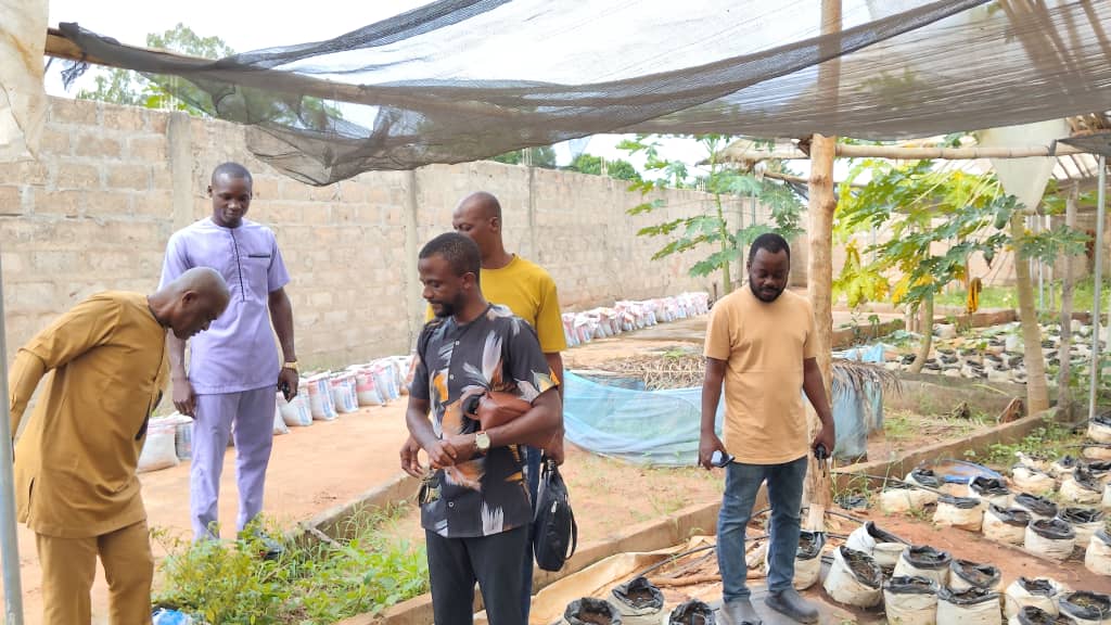 Visite du préfet de l'Avé, M. Awu Kossi — AZON DODE