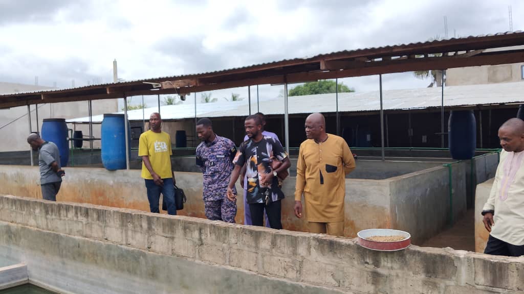 Visite du préfet de l'Avé, M. Awu Kossi — AZON DODE