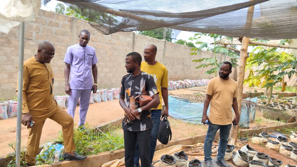 Visite du préfet de l'Avé, M. Awu Kossi — AZON DODE