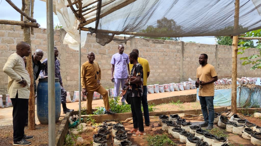 Visite du préfet de l'Avé, M. Awu Kossi — AZON DODE