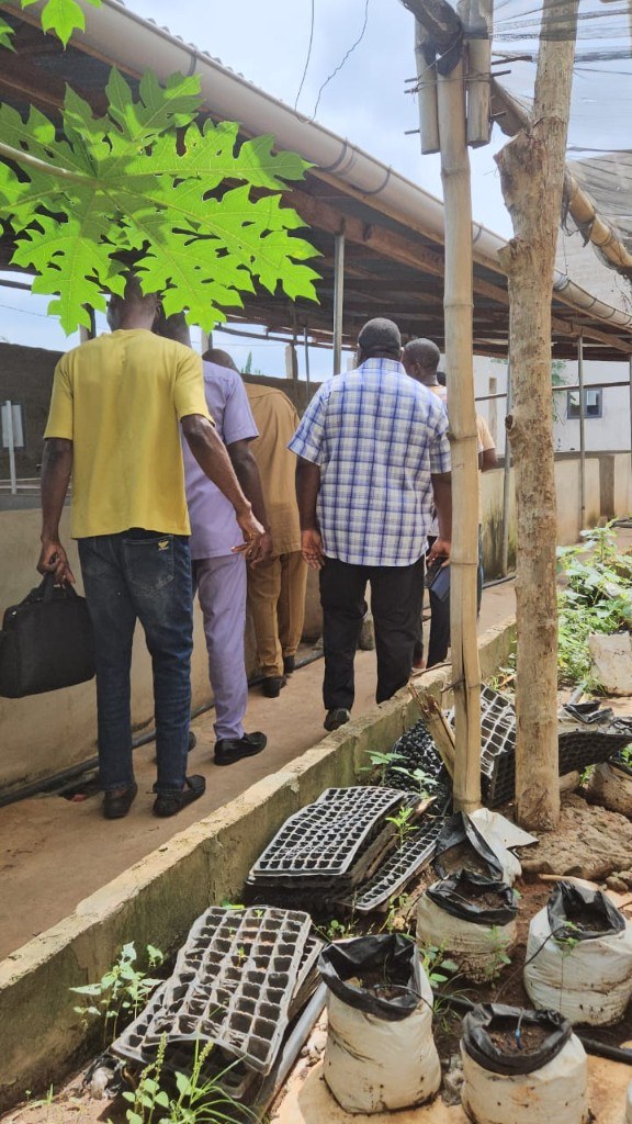Visite du préfet de l'Avé, M. Awu Kossi — AZON DODE