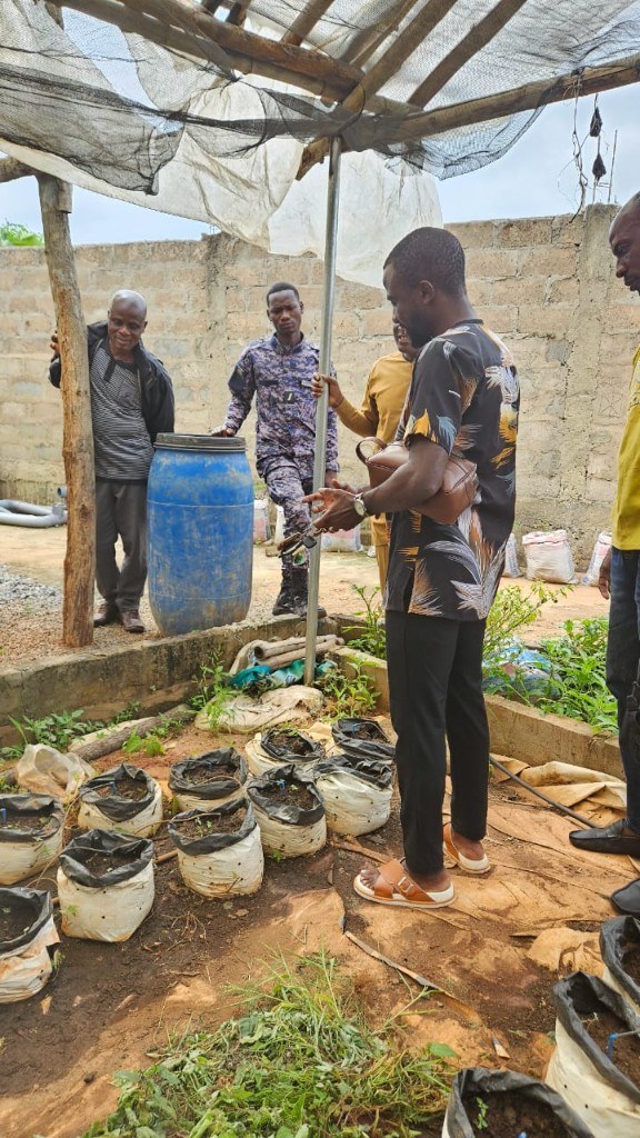 Visite du préfet de l'Avé, M. Awu Kossi — AZON DODE