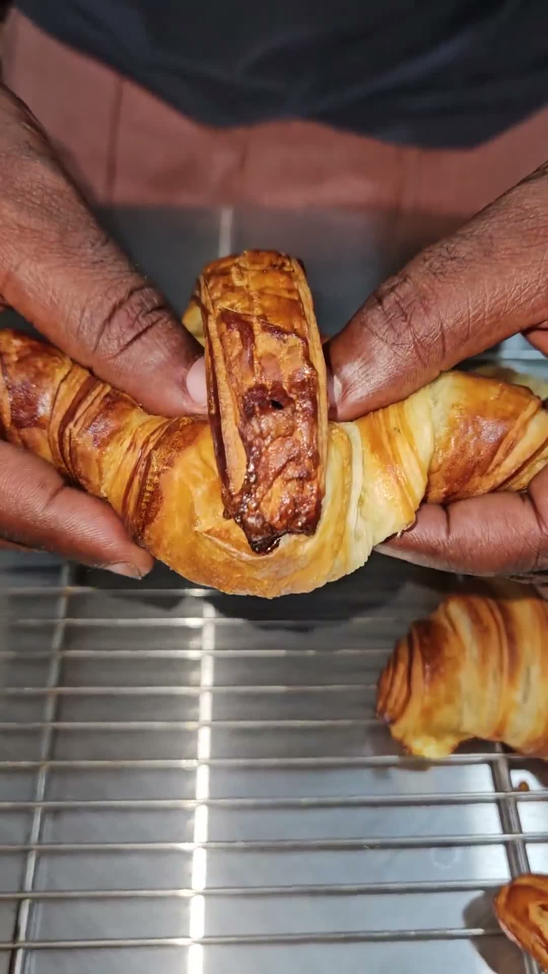 Feuilletage croissant — texture maison