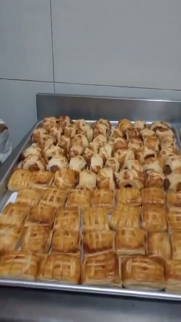 Feuilletés dorés sortis du four